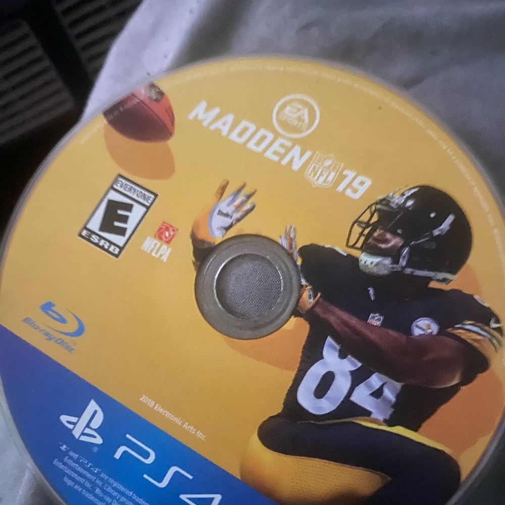 PS4 Games Disc and cd case
